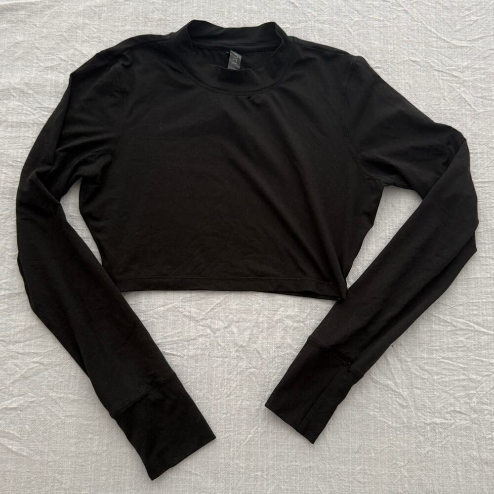Vuori Mock Neck Long Sleeve Crop Top Black Athleisure Shirt VW1021 | Small